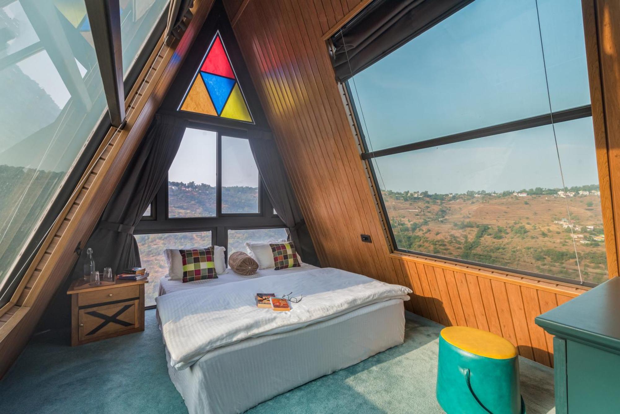 Saffronstays A Vantage, Panchgani - A Pyramid Shaped Unique Luxury Villa With Infinity Valley Views Экстерьер фото
