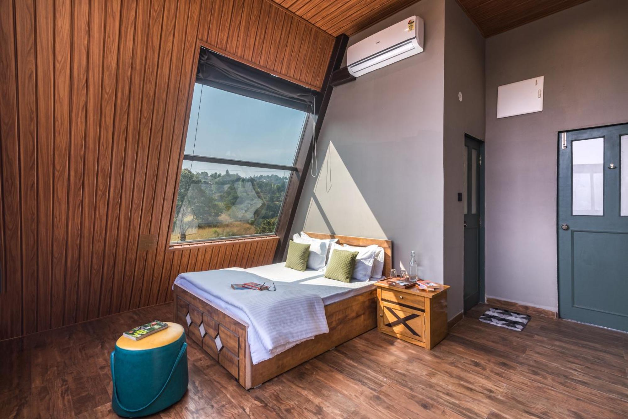 Saffronstays A Vantage, Panchgani - A Pyramid Shaped Unique Luxury Villa With Infinity Valley Views Экстерьер фото