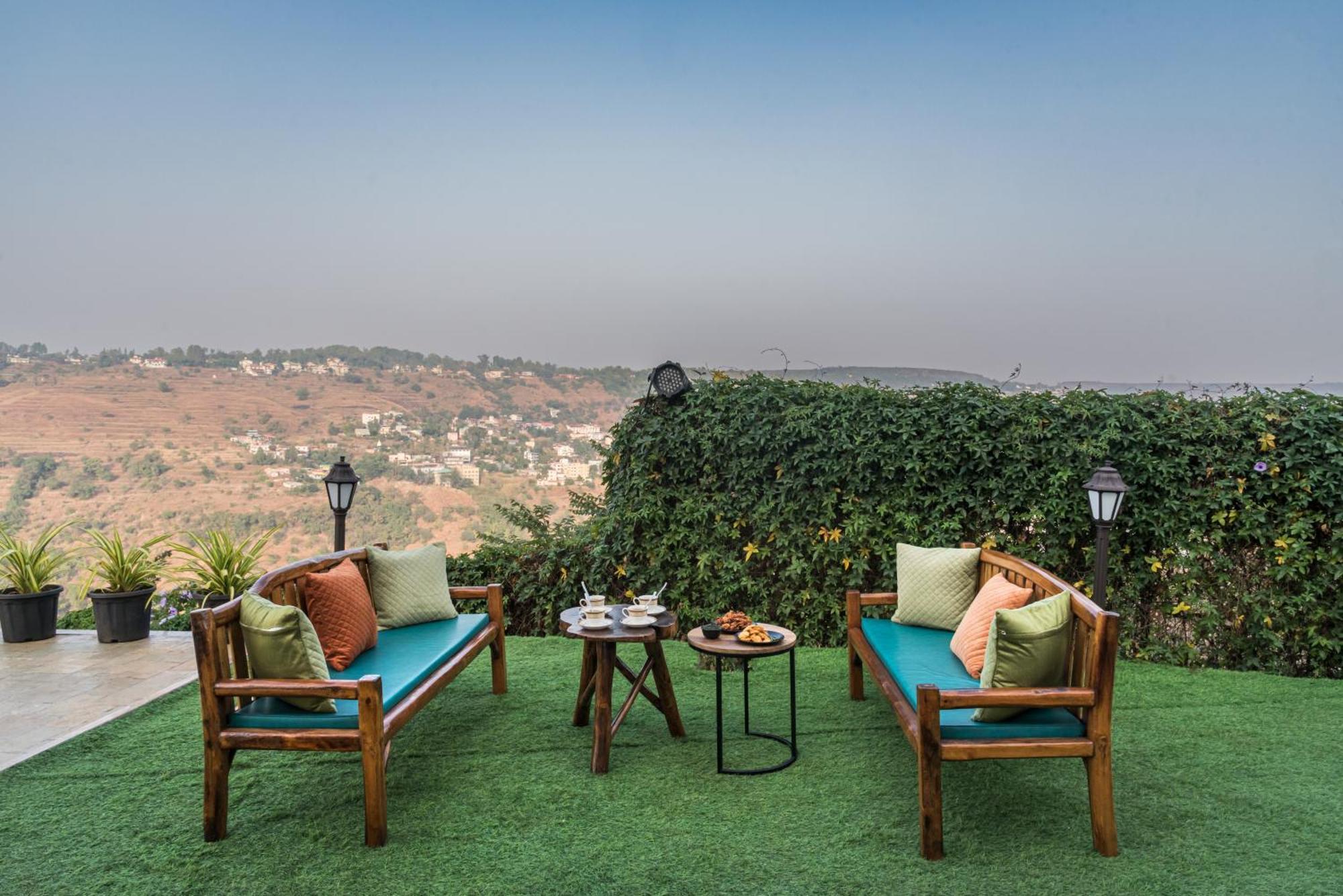Saffronstays A Vantage, Panchgani - A Pyramid Shaped Unique Luxury Villa With Infinity Valley Views Экстерьер фото